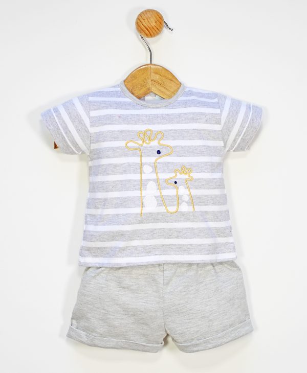Conjunto dos piezas camiseta manga corta rayas y estampado jirafa y pantalón corto