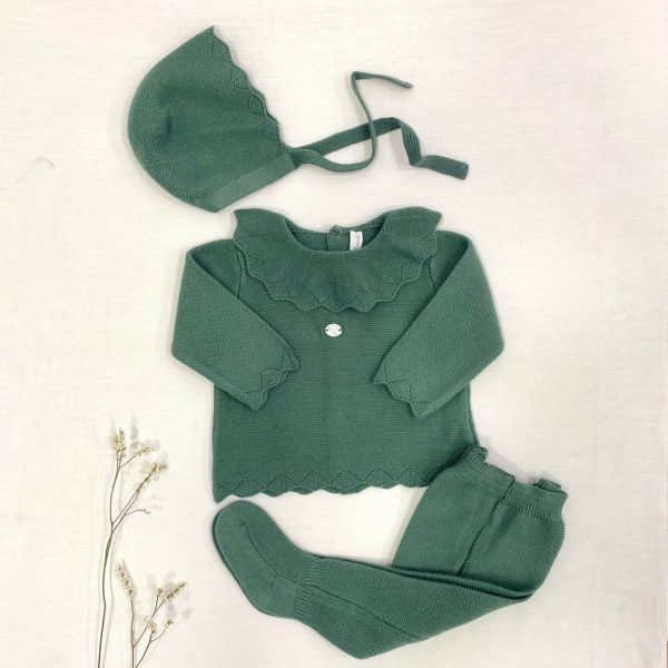 Conjunto tres piezas, cuello volante punto invierno verde