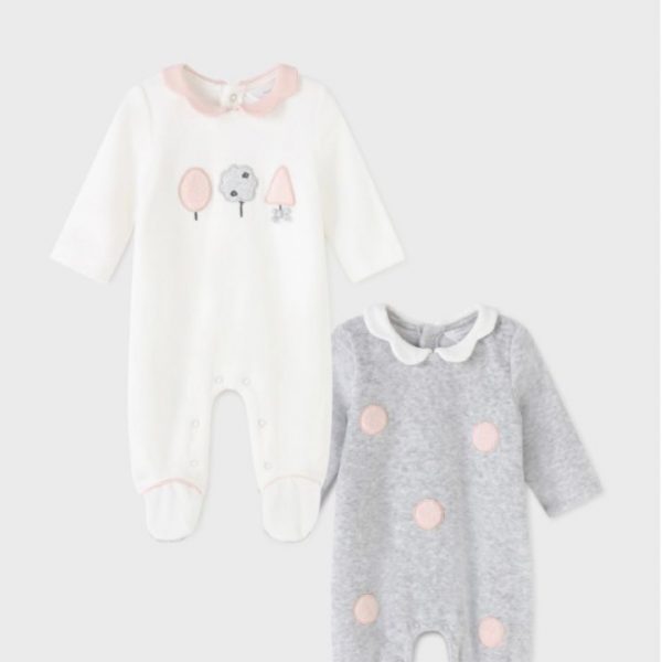 Set dos pijamas pelele terciopelo cuello bebe rosa y gris árbol