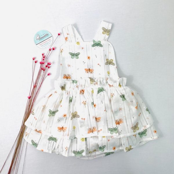 Ranita con falda de volantes en plumeti estampado de mariposas